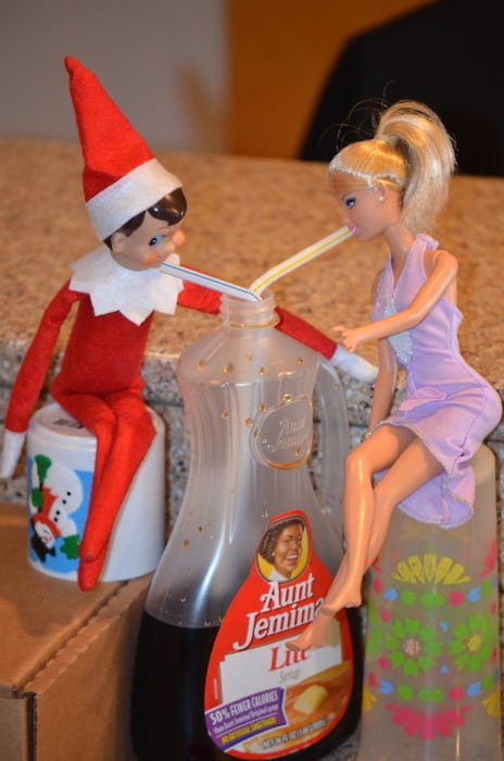 25-elf-on-the-shelf-quick-and-easy-ideas-that-take-under-5-mins