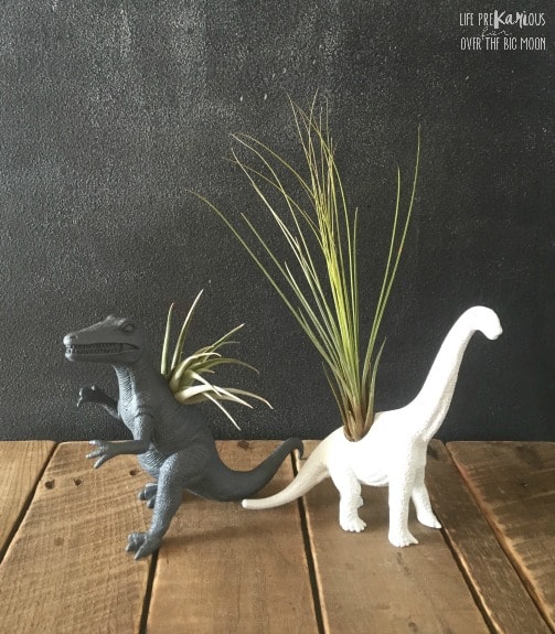 http://overthebigmoon.com/wp-content/uploads/2016/02/DIY-Dinosaur-Air-Plant-Vase3.jpg