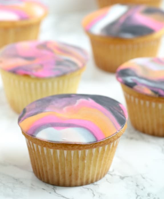 tutorial marble cupcake Cupcakes Marbled Moon Over Big Easy   Fondant The