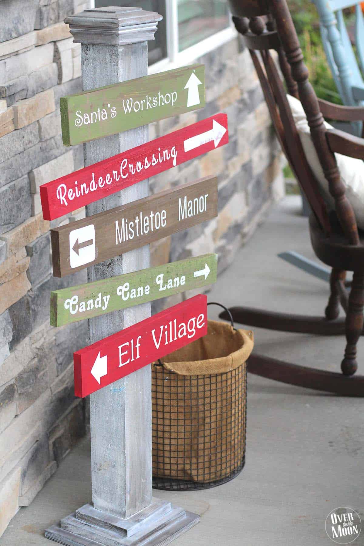 Holidays: DIY North Pole Sign- make this adorable sign to sit on your porch for Christmas. 