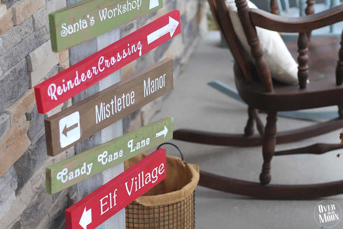 Holidays: DIY North Pole Sign- make this adorable sign to sit on your porch for Christmas from Over the Big Moon. 