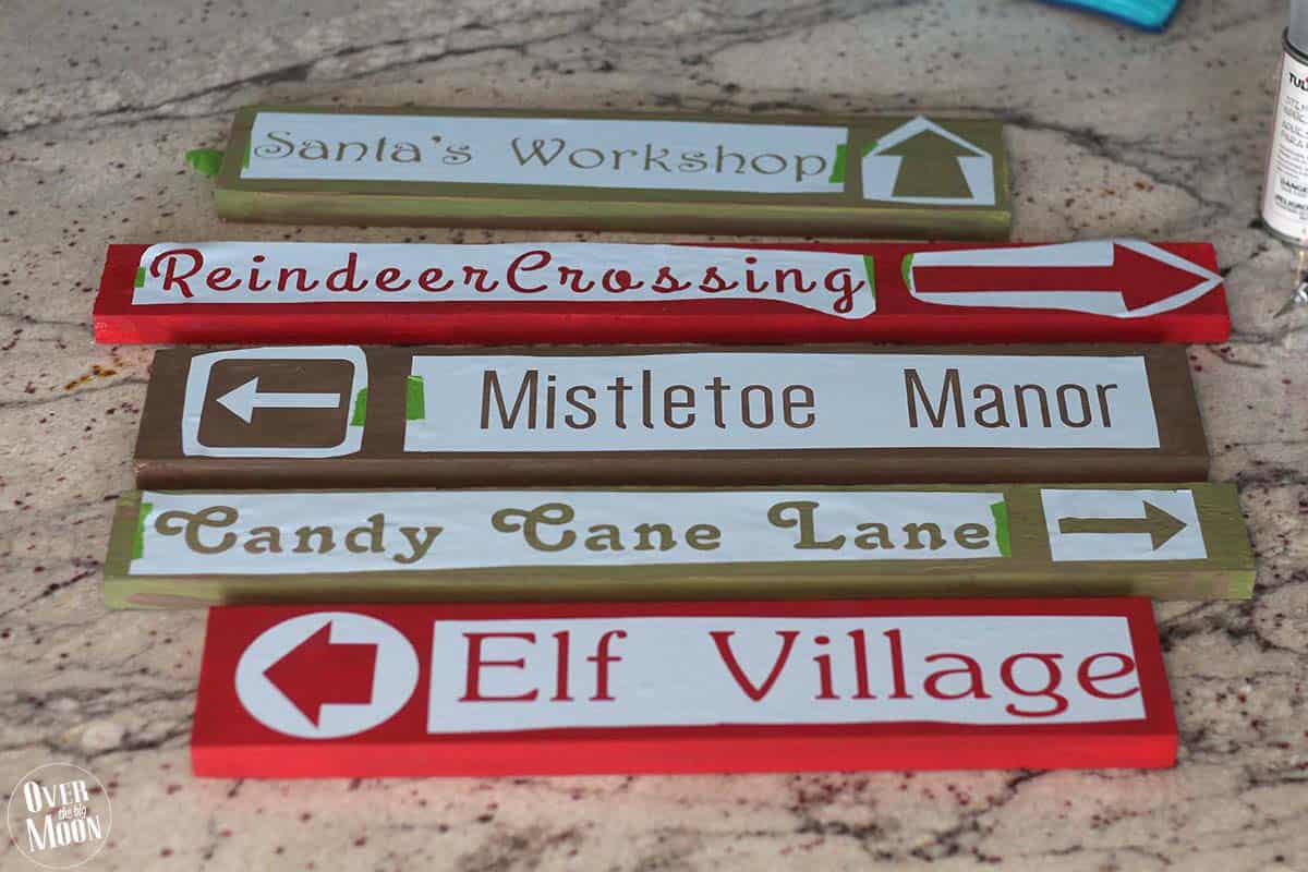 Holidays: DIY North Pole Sign- how to make this cute sign, step 7.