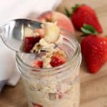 Kid Friendly Overnight Oats recipe - Strawberry Peach Honey flavored! From overthebigmoon.com!