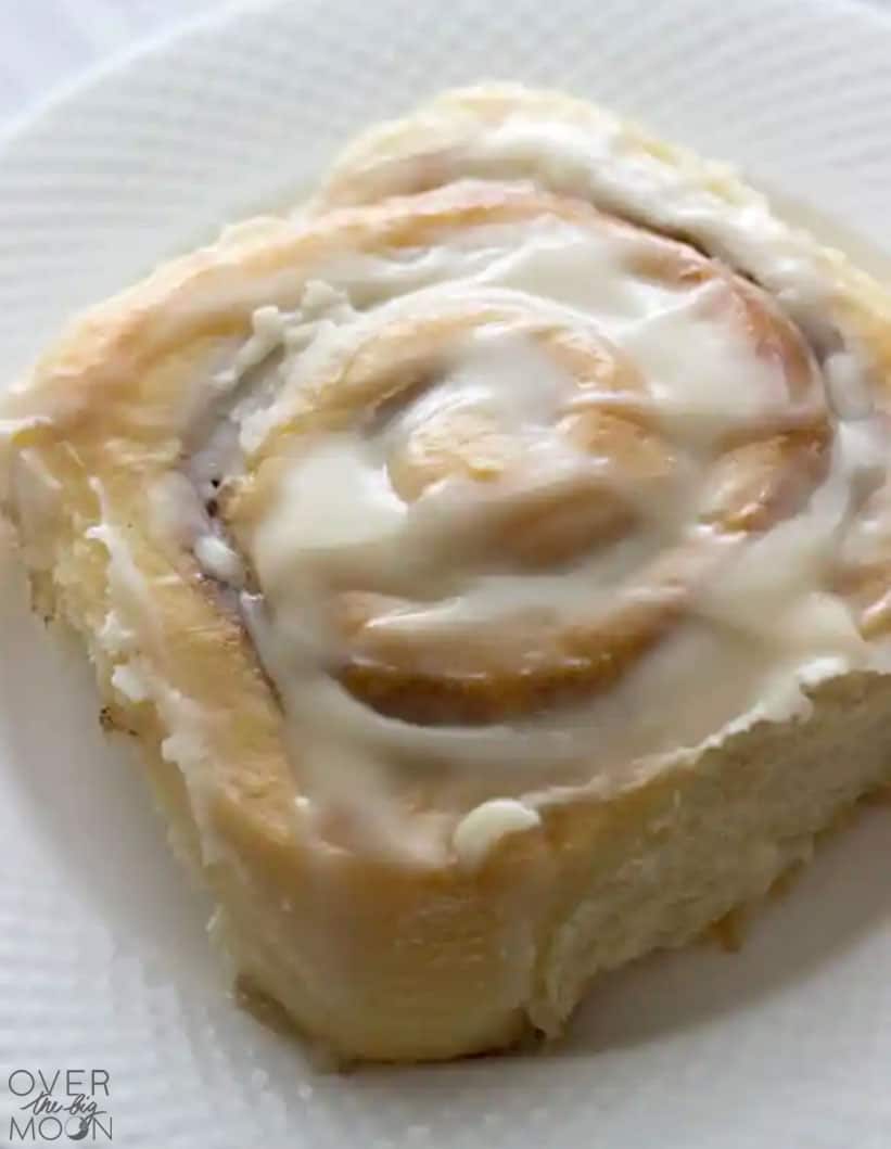 Copycat Cinnabon Cinnamon Rolls - Over The Big Moon